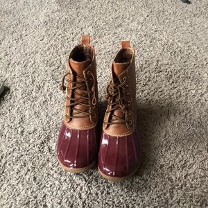 Duck boots